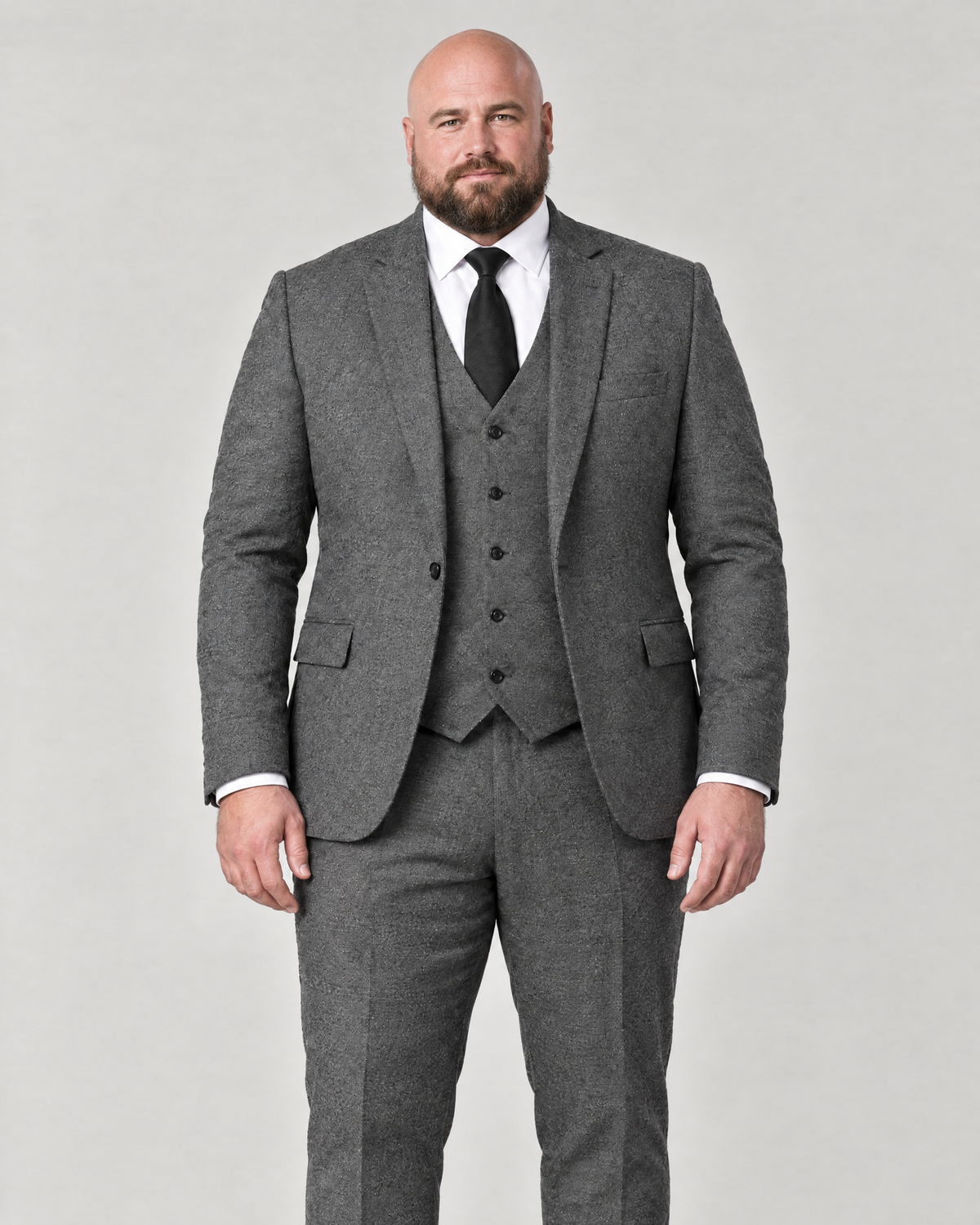 Costume Warwick gris porté par un homme à la silhouette large
